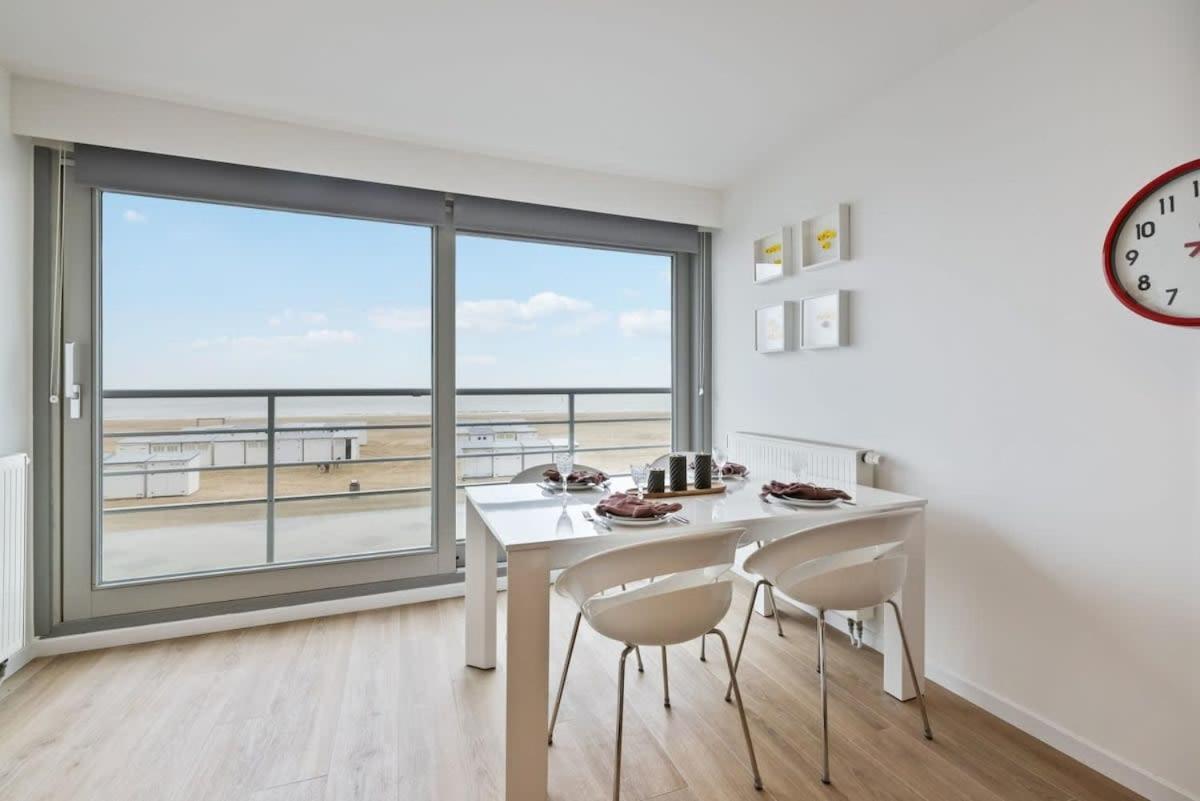 Huswell - Apartment With Frontal Sea View In Knokke Exterior foto
